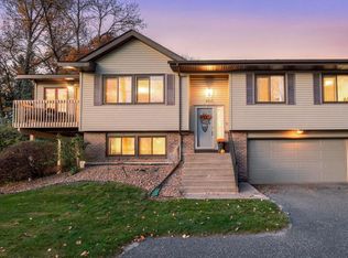 922 Sherwood Rd, Shoreview, MN 55126