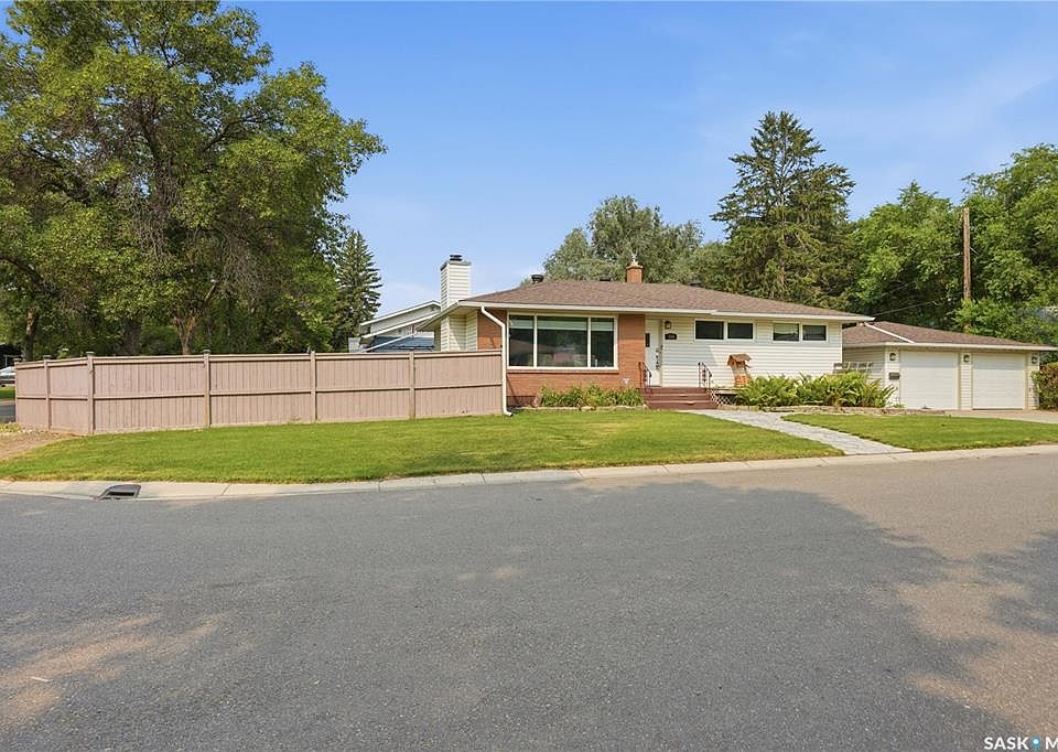 1st image of 144 Orchard CRESCENT