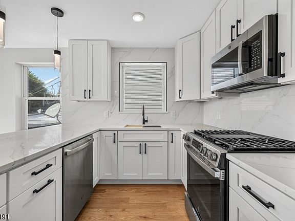 5th image of 62 Hillside Ave #1
