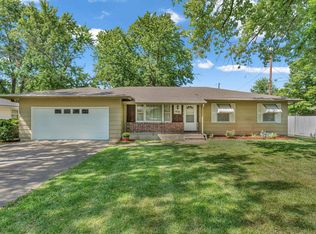 1808 SW 36th Ter, Topeka, KS 66611