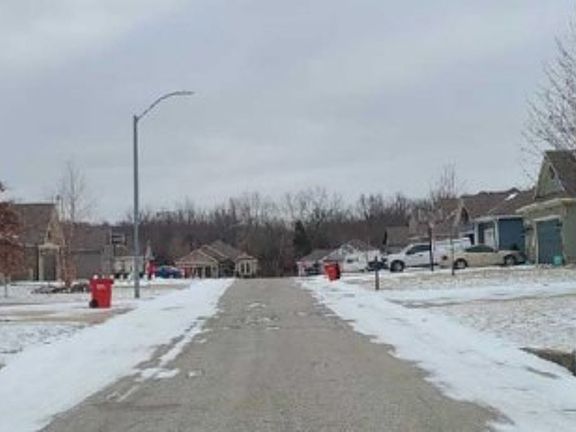 Exterior Neighborhood (street photo)