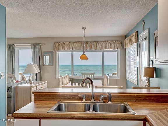 3rd image of 1412 S Shore Dr