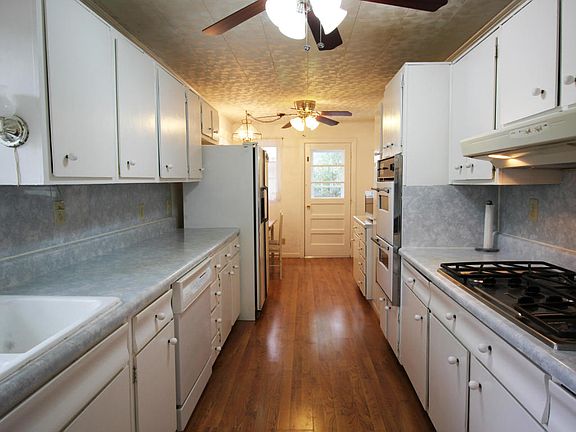 3rd image of 338 S Oakland Cir NW
