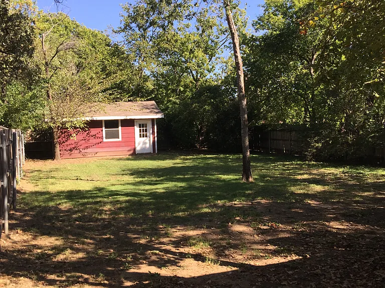 1614 Bolivar St — Photo 15