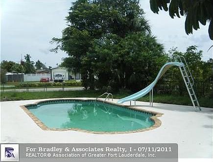 1st image of 901 SW 67th Ave