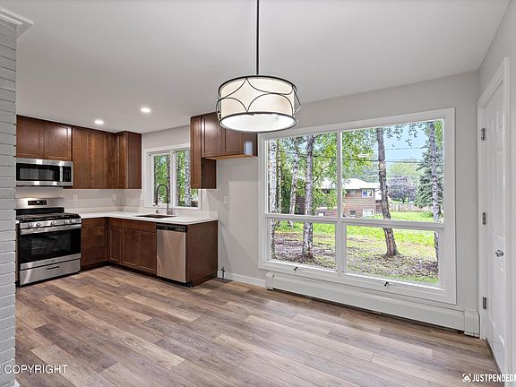 5th image of 1101 Southampton Dr