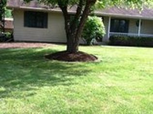 697 Dane St, Woodstock, IL 60098