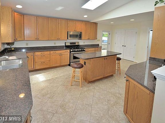 3rd image of 9112 Braeburn Dr
