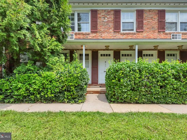 135 Talbott St #135, Rockville, MD 20852