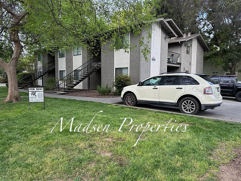 1340 West 4th Street - 4 — Photo 21