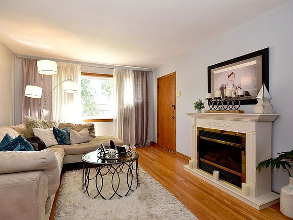 2nd image of 2402 N 76th Ct