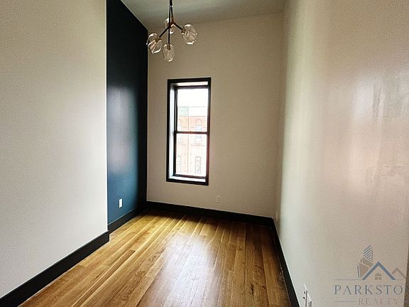 5th image of 8 Saint Pauls Ave #4A