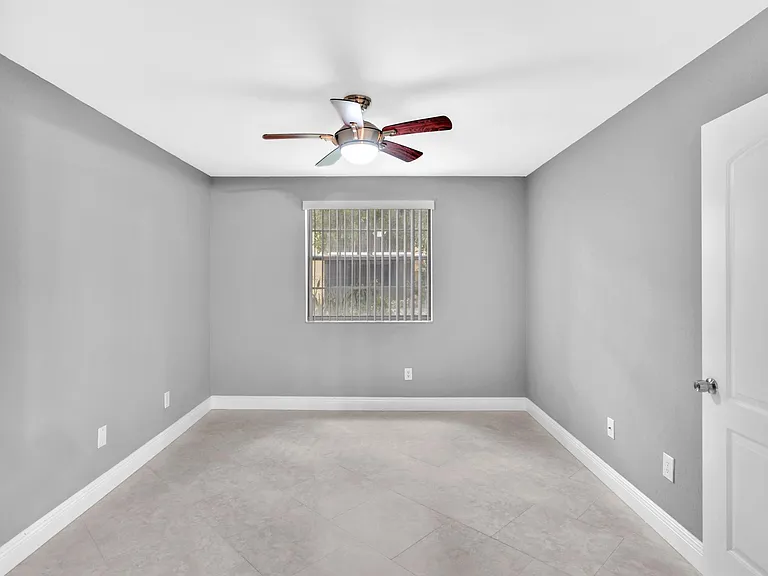 2881 N Oakland Forest Dr #105 — Photo 25