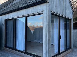 230 Mamanasco Rd, Ridgefield, CT 06877