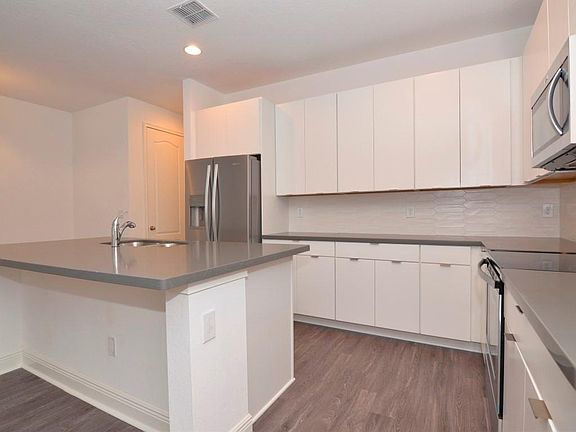 4th image of 15485 Sugar Citrus Dr