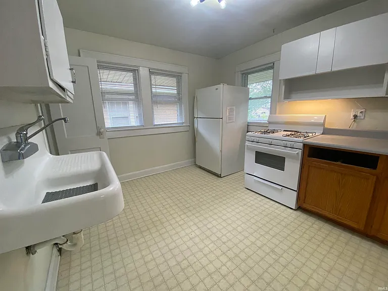 1407 S Washington St #B — Photo 6