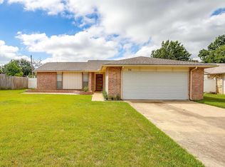 721 Thornwood Trl, Grand Prairie, TX 75052