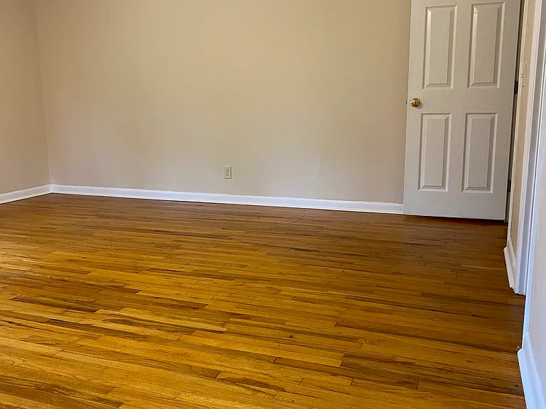 801 Mosley St — Photo 16