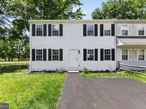 12 Heron Ct, Newark, DE 19702