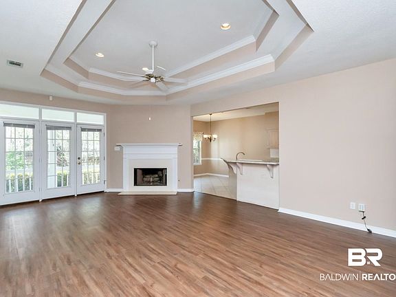 2nd image of 6117 Lennox Pl