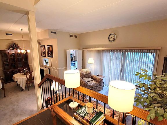 5th image of 122 Roberts Ln APT 100