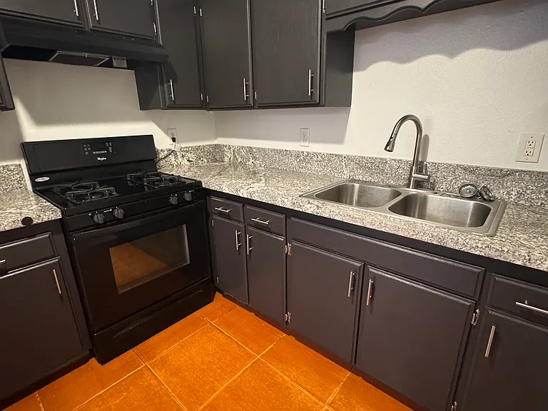 1041 Peach Ct SE — Photo 6