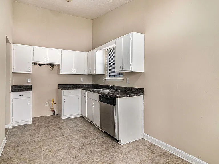 6124 Dana Ct — Photo 6