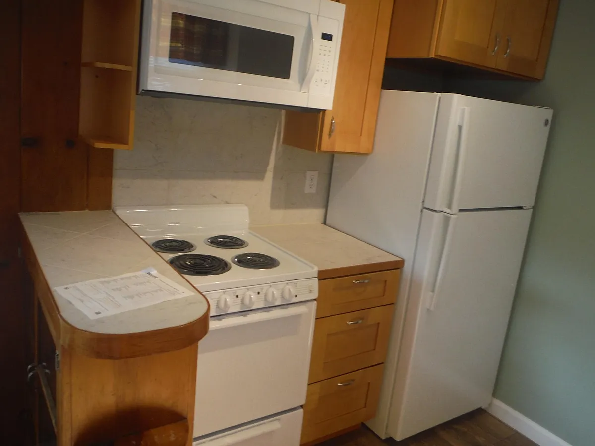 Building Photo - 18 Hawthorne St #3