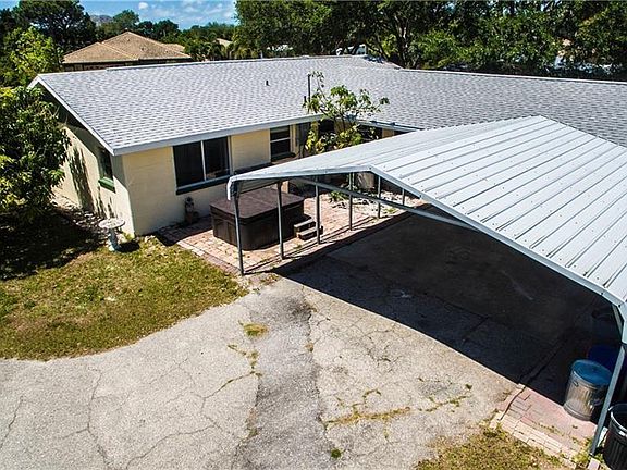 5th image of 320 Parkdale Dr