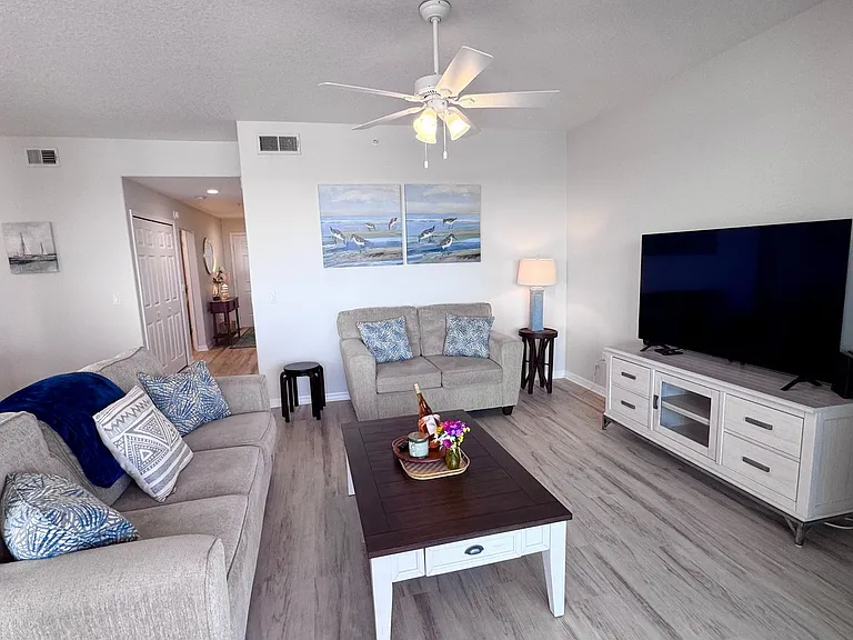 6828 Toland Dr #402 — Photo 10