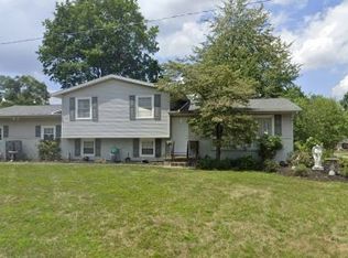 355 Castleton Rd NE, North Canton, OH 44720