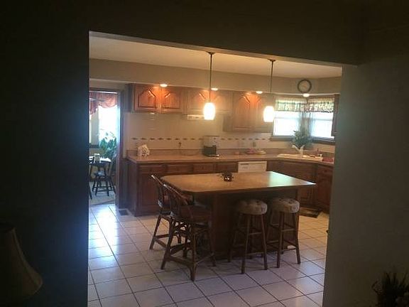2nd image of 6687 Woodcrest Dr