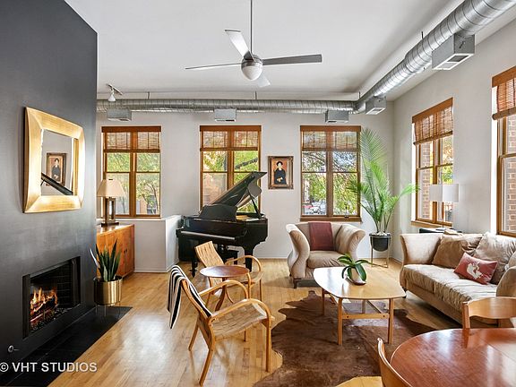3rd image of 2001 W Wabansia Ave APT 101