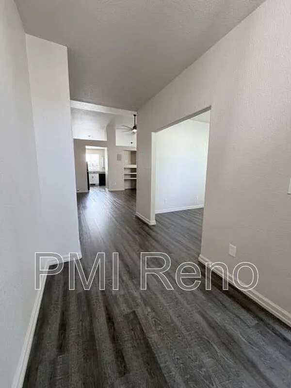 3 bed, 2.0 bath, 1537 sqft, $2,500 — Photo 3