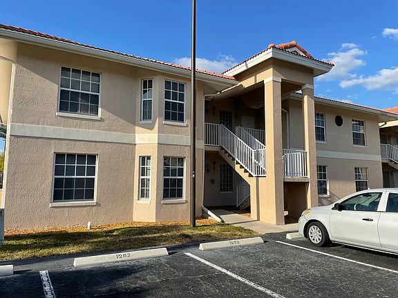 2nd image of 8515 Bernwood Cove Loop #1201