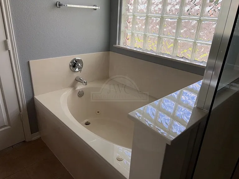 3304 Catalina Dr — Photo 19