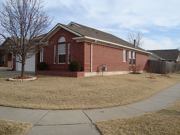2nd image of 3120 SW 103rd Pl