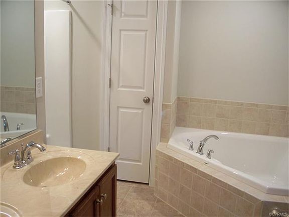 3rd image of 9462 Barrett Pl
