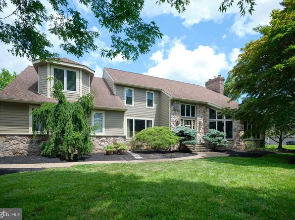 9 Skyview Dr, Ivyland, PA 18974