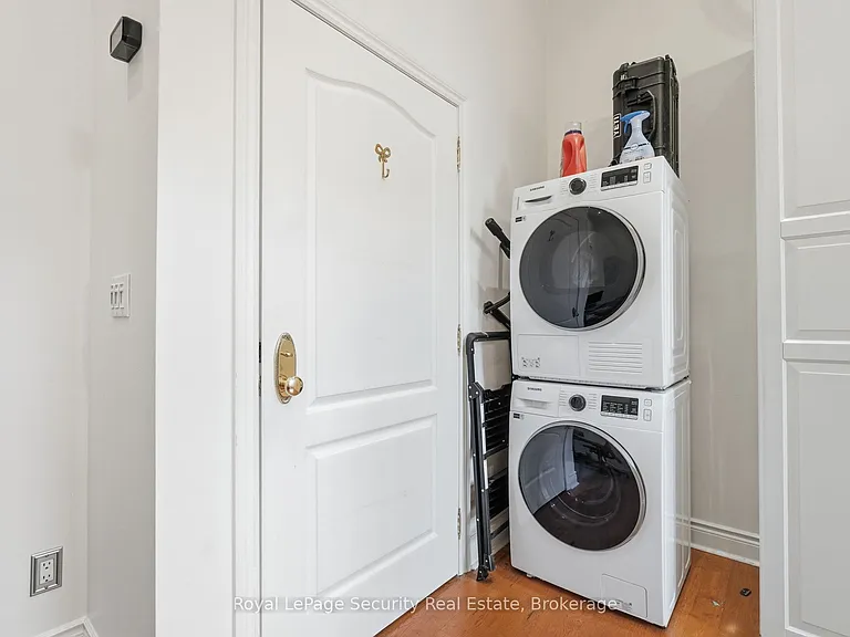 73 Richmond St W #208 — Photo 25