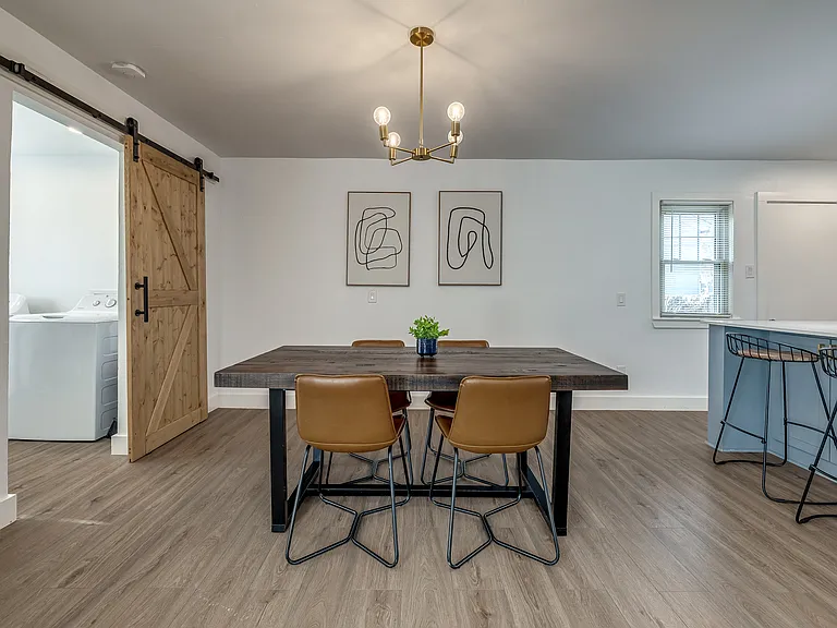 1111 W Comanche St — Photo 44
