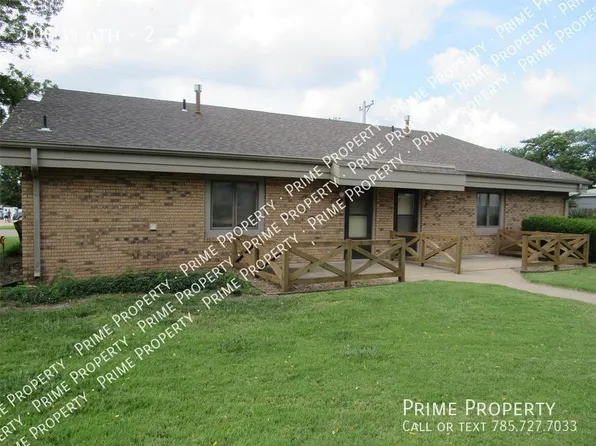 100 W 6th St APT 2, Solomon, KS 67480