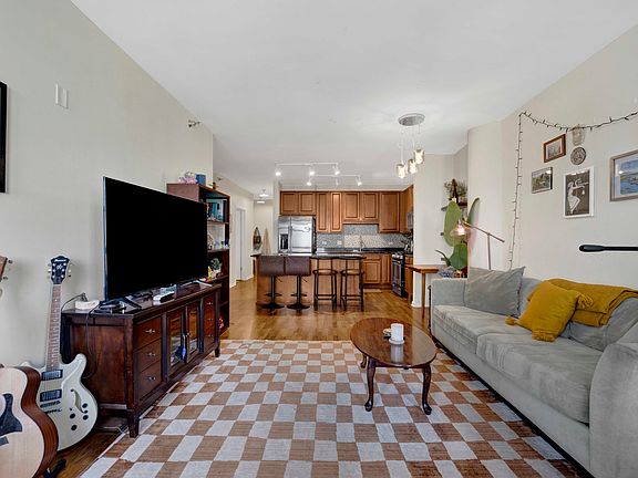 4th image of 1255 S State St Unit 1008