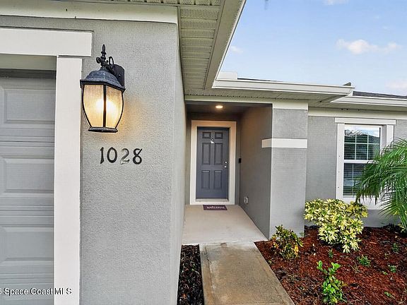 4th image of 1028 Corbin Cir SW
