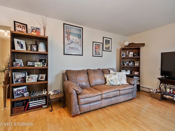 3rd image of 4980 N Marine Dr APT 836