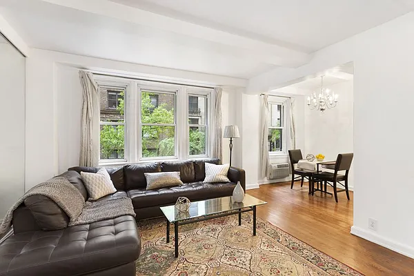 Sold by Triplemint | media 9