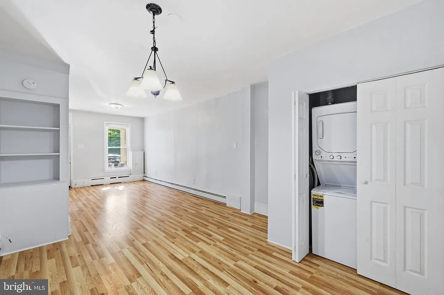 3 bed, 1222 sqft, $2,200 — Photo 3