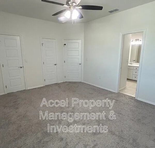 2325 N Peking St — Photo 10