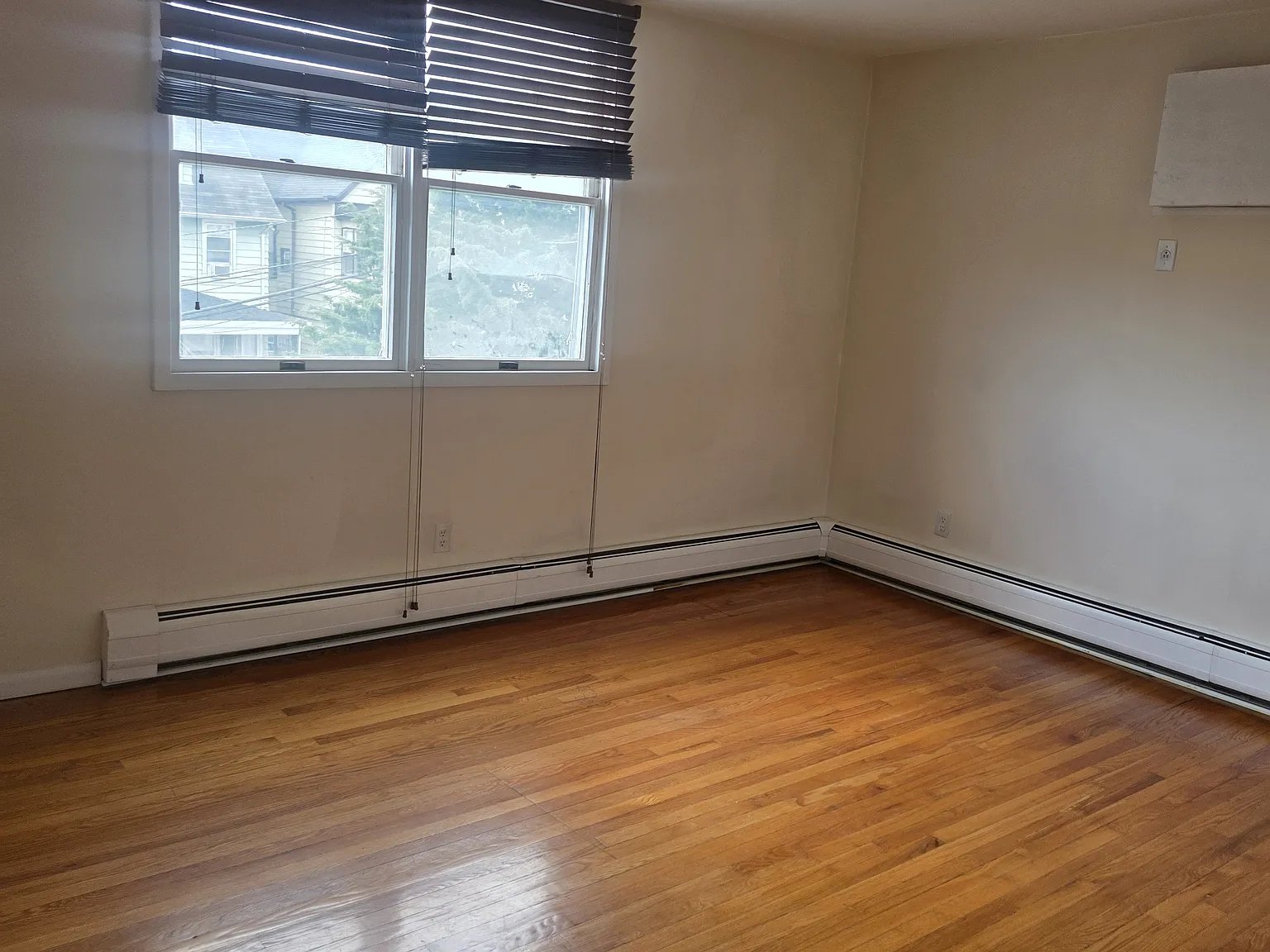 2 bed, 900 sqft, $1,950 — Photo 4