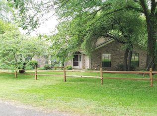 111 Gardendale Dr, Cleburne, TX 76031